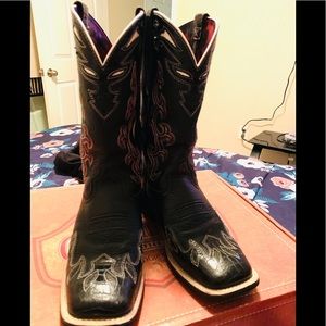 Ariat cowgirl boots